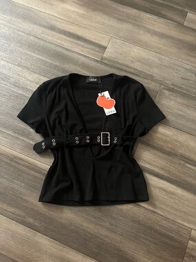 Cider: Black Deep V Buckle Belted Cropped Knit Short Sleeve Blouse, Size S